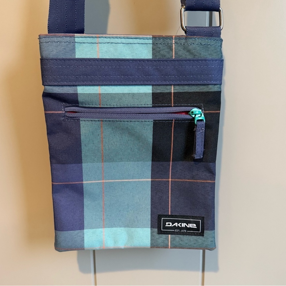 Dakine Jive Cross Body Shoulder Hand Bag Purse Blue Plaid New
